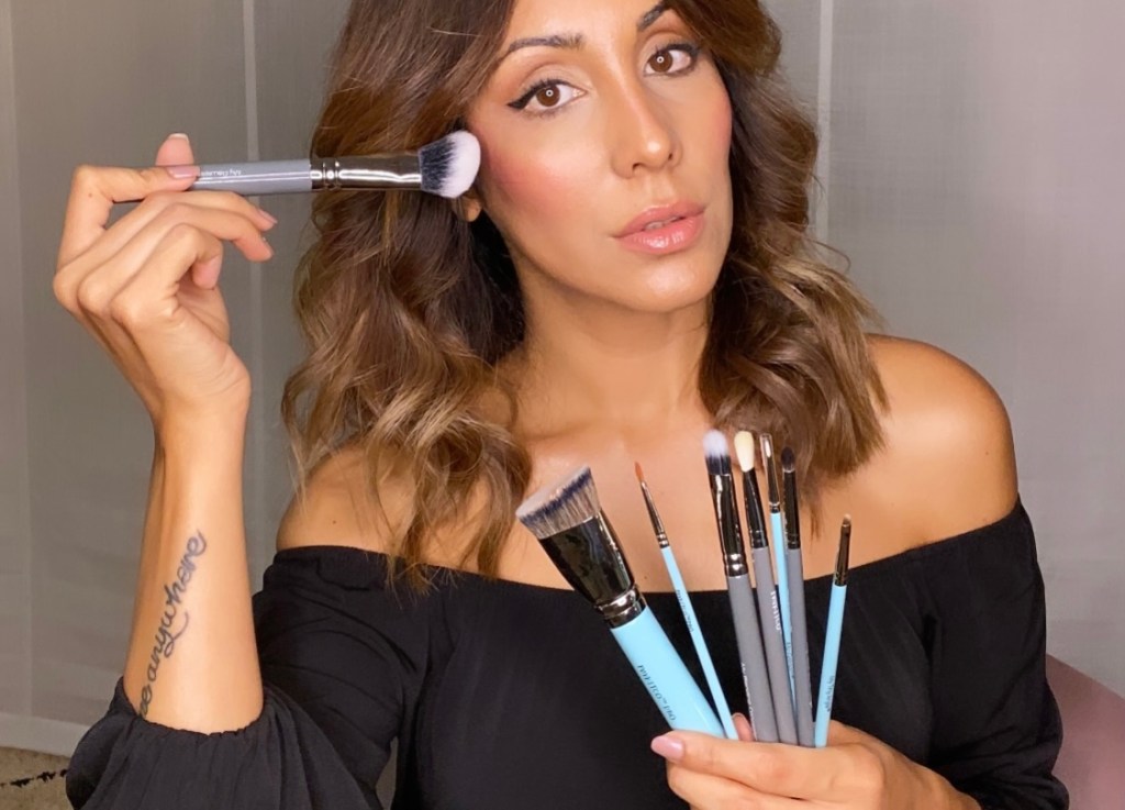 COME PRENDERTI CURA DEI PENNELLI&nbsp;TRUCCO